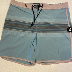 Hurley Phantom boardshorts. 32x18.